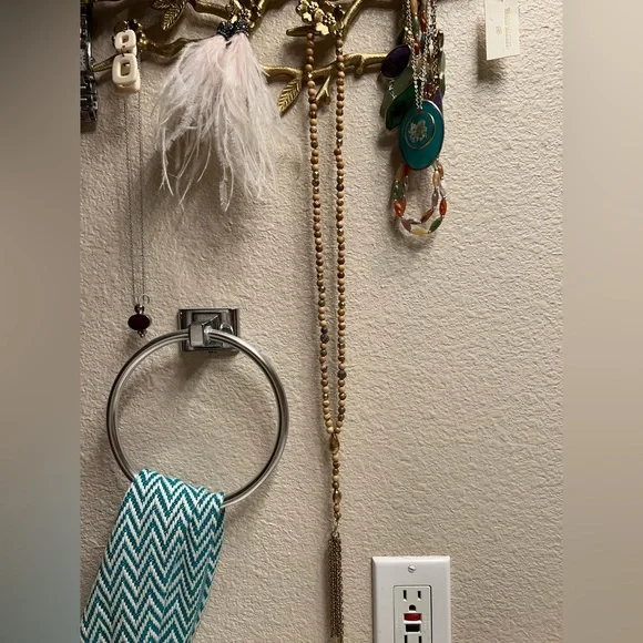 Lucky Brand Wood and brass bead Lariat necklace longer length. Beautiful! - Picture 4 of 7